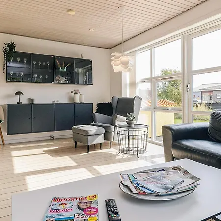 8 Person In Skagen-by Traum * סקאגן