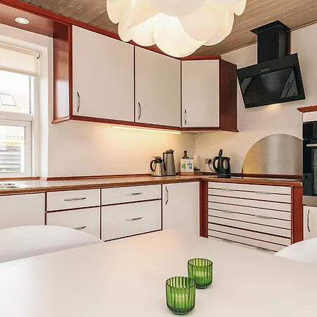 8 Person In Skagen-by Traum