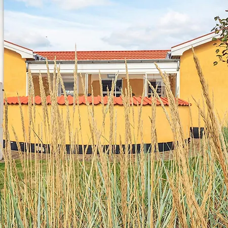 8 Person In Skagen-by Traum סקאגן