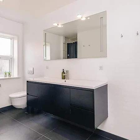 8 Person In Skagen-by Traum